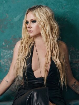 Avril Lavigne - Grazia Magazine, Bulgaria - August 2023